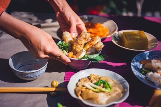 Những món ăn ngày Tết có thể làm đường huyết tăng vọt, người tiểu đường nên hỏi bác sĩ trước khi ăn