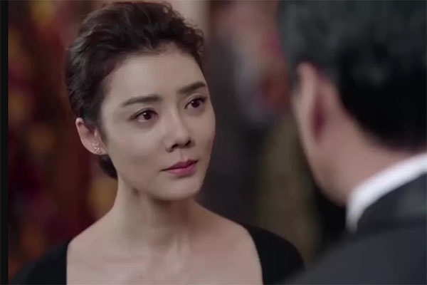 Một đêm mẹ chồng ngủ mớ khóc như mưa, hôm sau tôi đưa luôn bà thẻ ngân hàng 600 triệu-2