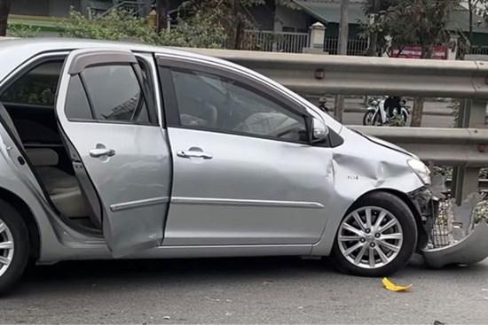 Xe Vios tông 8 người nhập viện: Tài xế có nồng độ cồn kịch khung