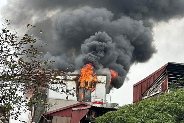 Tài xế lao vào 6 xe máy khiến 8 người bị thương ở Hà Nội có nồng độ cồn-2