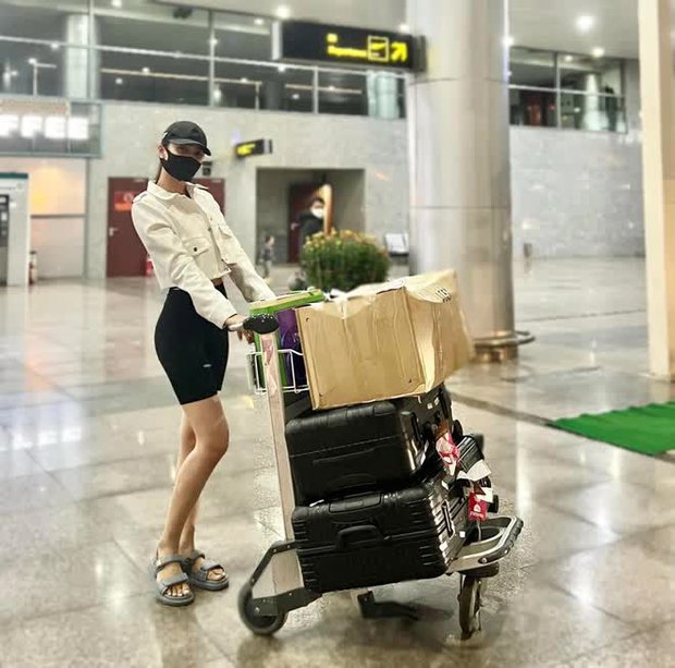 Dàn mỹ nhân về quê đón Tết: HHen Niê dọn nhà đến cháy da, Thanh Thủy mặt mộc vẫn xinh hết nấc-4