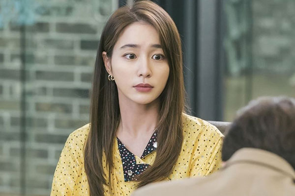 Tết không về vì kinh tế khó khăn nhưng ngày nào mẹ chồng cũng gọi đòi tiền sinh hoạt, một lần bà lên chơi mà tôi bật khóc-1