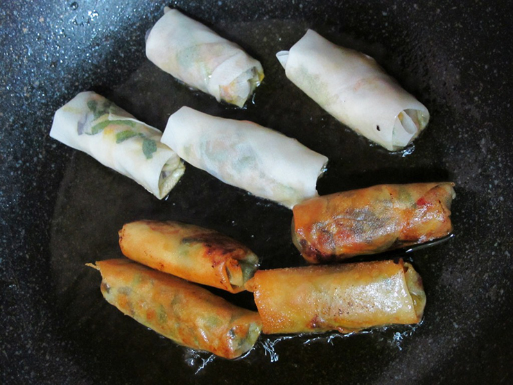 Cách làm chả giò chay ngũ sắc lạ miệng cho mâm cúng ngày Tết-5