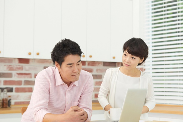 Trước ngày cưới, anh trai bất chấp tất cả nhờ vả tôi một chuyện oái oăm-1