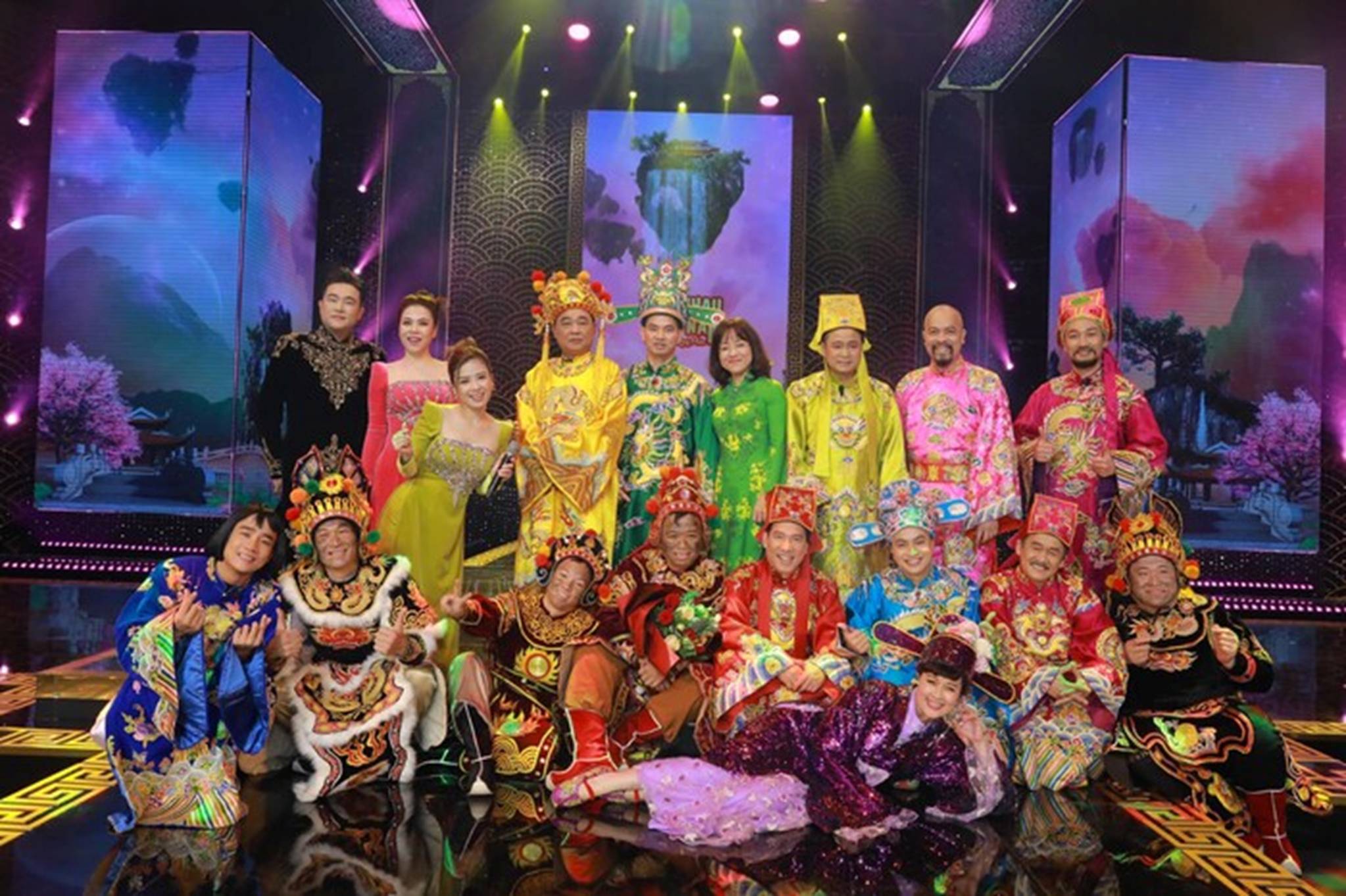 Táo Quân 2023 đả kích mạnh loạt drama gây bão mạng xã hội: Tuấn Hưng ngồi không cũng dính chưởng-4