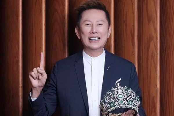 Ông Nawat và thông báo ở Hoa hậu Hòa bình lại bị chỉ trích-1