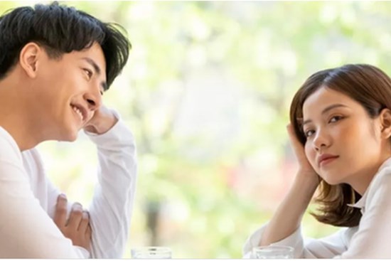 Mùng Một, bố tôi uể oải ngồi tiếp khách vì con rể tương lai quá vô tư