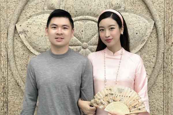 Đỗ Mỹ Linh và chồng gây tranh cãi vì đi xe máy không đội mũ bảo hiểm-9