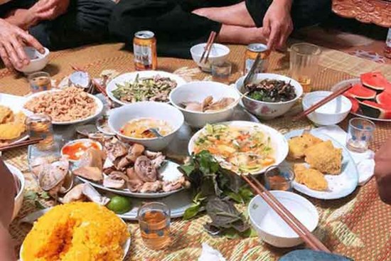 Về nhà người yêu ăn Tết, tôi ấm ức bỏ về sau bữa cơm gia đình
