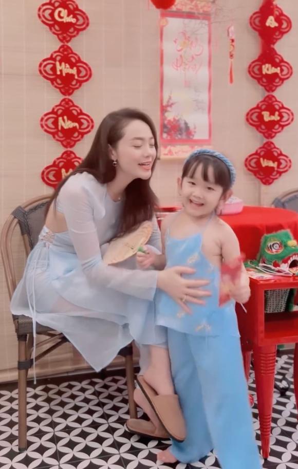 Hiếm lắm mới thấy Minh Hằng khoe ông xã, lại còn khóa môi cực ngọt-2