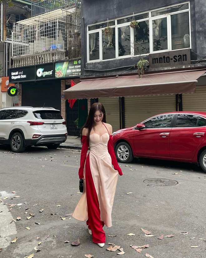 Dàn hot girl xúng xính áo dài đón năm mới-10