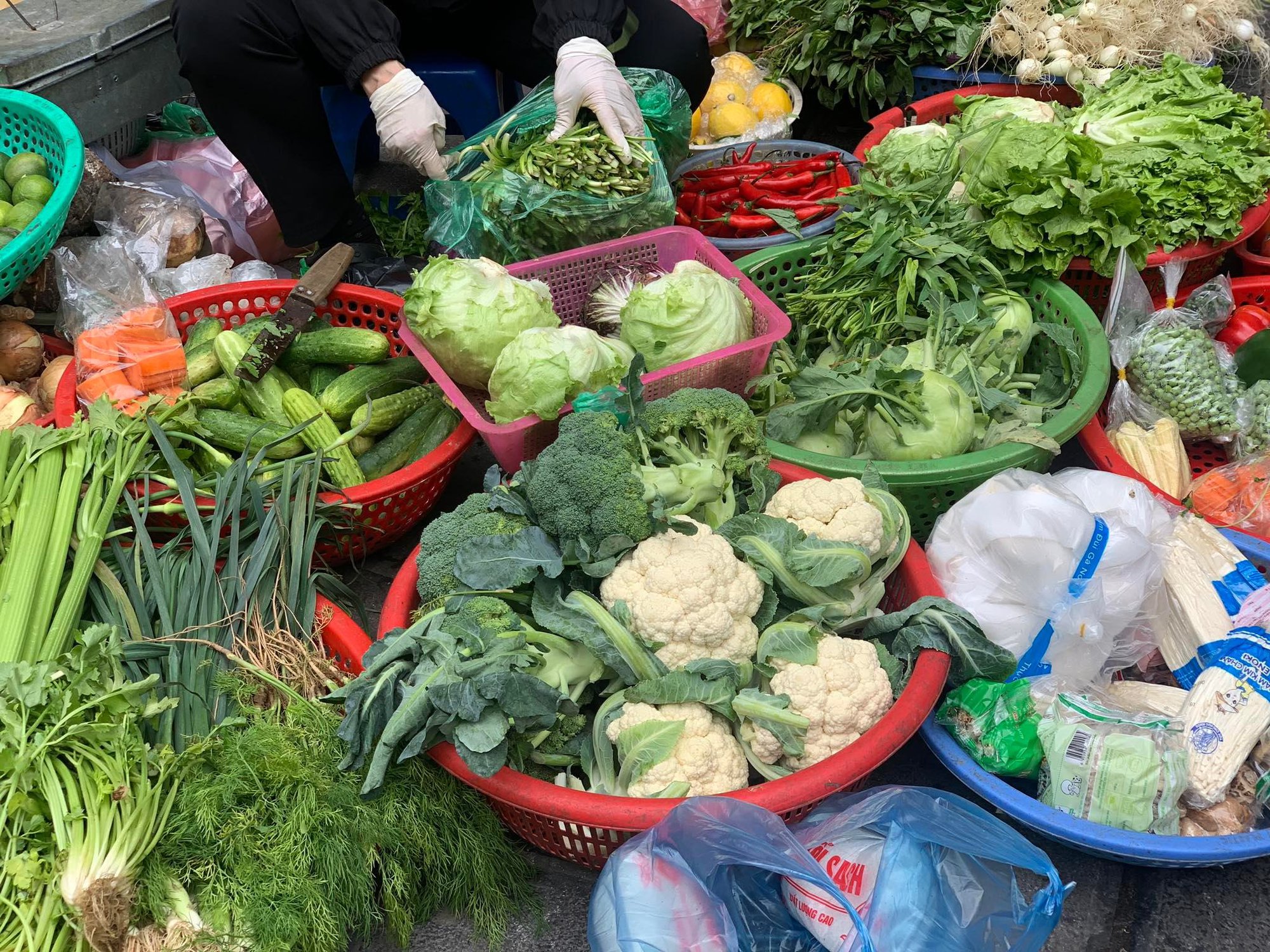 Cập nhật giá rau củ quả tại chợ dân sinh ngày mùng 2 Tết Nguyên đán 2023-1