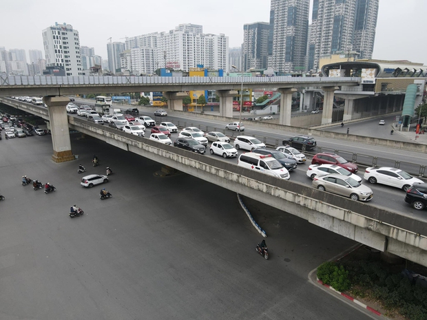 Vành đai 3 từ Phạm Hùng tới trạm thu phí Pháp Vân ùn tắc trong sáng mùng 2 tết-4