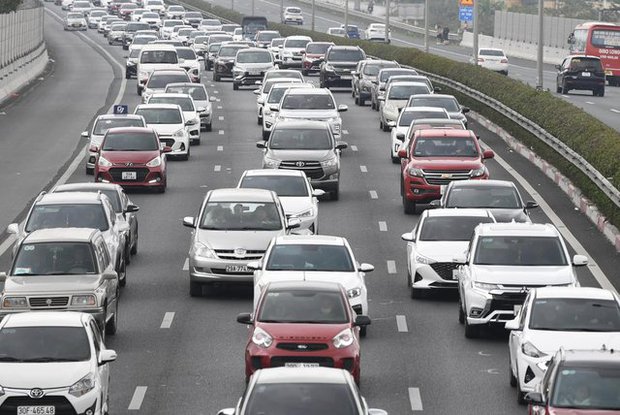 Vành đai 3 từ Phạm Hùng tới trạm thu phí Pháp Vân ùn tắc trong sáng mùng 2 tết-9