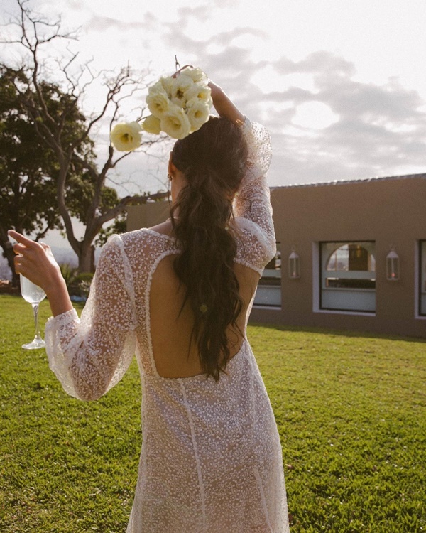 5 cách tạo kiểu sang trọng cho tóc xoăn-4