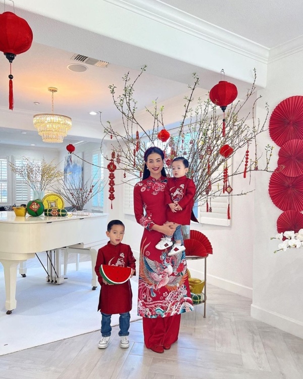 Sao Việt ở nước ngoài diện áo dài, sắm sửa tươm tất đón Tết Quý Mão-3