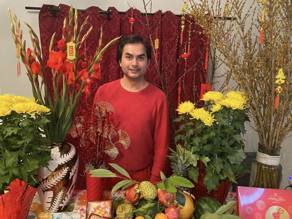 Sao Việt ở nước ngoài diện áo dài, sắm sửa tươm tất đón Tết Quý Mão-7