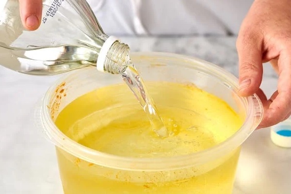 Chỉ 1 thìa nhỏ này hộp bảo quản thực phẩm nhiều dầu mỡ cỡ nào cũng sạch bóng-1