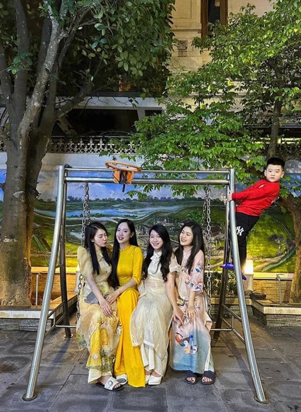 Hé lộ không gian nhà ngày Tết của Á hậu 1 Trịnh Thùy Linh-8