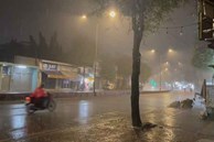 Chiều tối mồng 3 Tết: mưa to bất thường, cảnh báo ngập ở TP HCM, Bình Dương