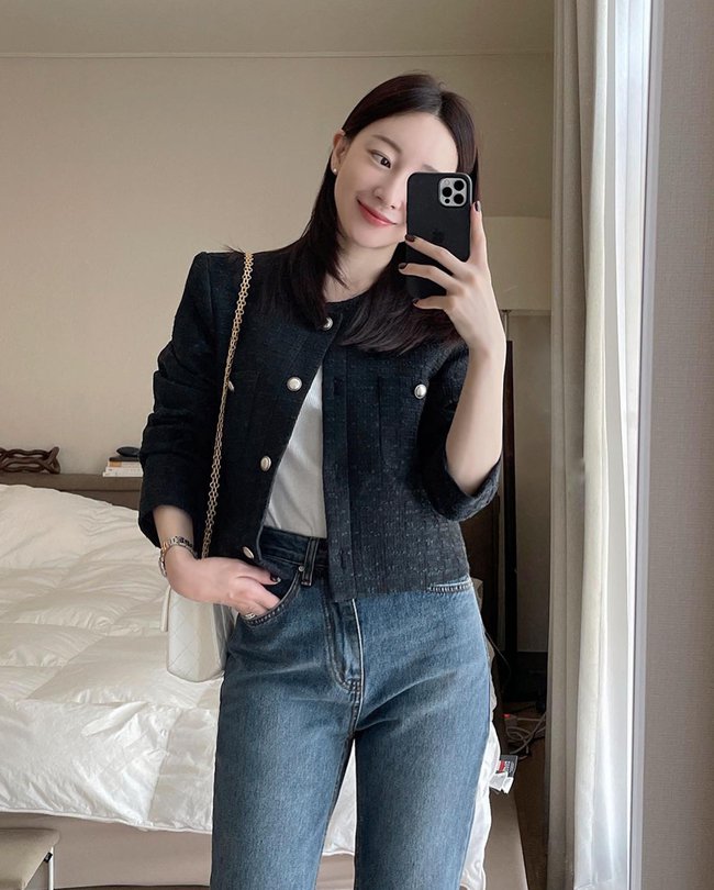 10 cách diện áo khoác vải tweed trẻ trung để đi du xuân-6