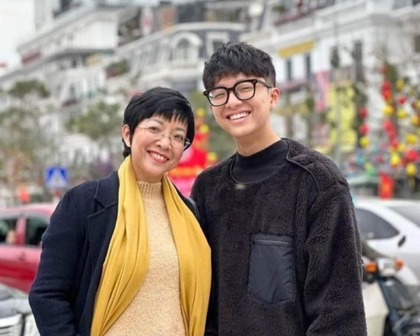 NSND Công Lý khóc vì không có tiền cho con trai du học-2