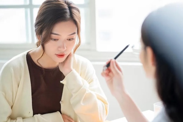 Ngạc nhiên khi chị gái nhờ tôi giữ giúp cuốn sổ đỏ-1