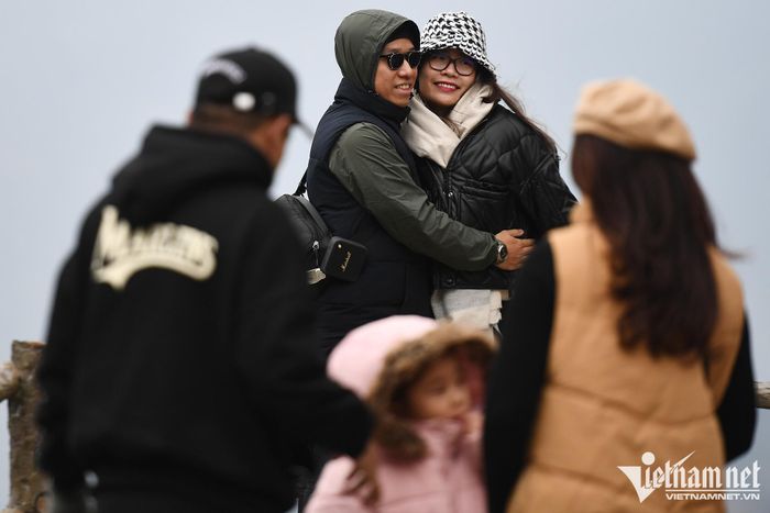 Du khách sốc nhiệt vì cái lạnh 4 độ C ngày Tết ở cổng trời Quản Bạ-10