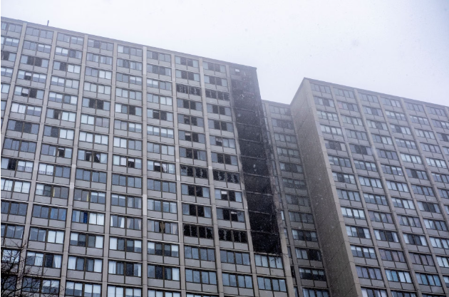 Cháy tòa nhà cao tầng ở Chicago khiến 1 người tử vong, 8 người bị thương-3