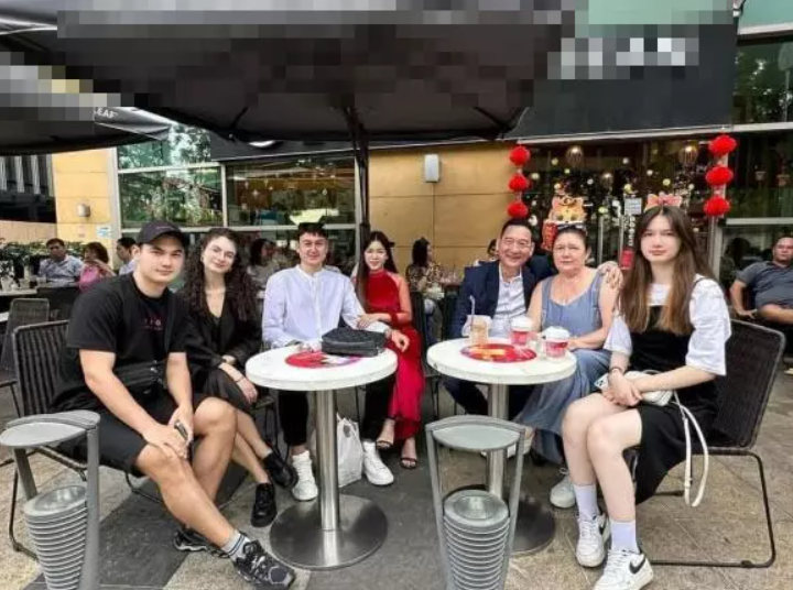 Cảnh đón Tết trái ngược của Quế Ngọc Hải - Đặng Văn Lâm-5