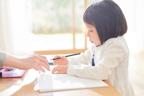 Tại sao trẻ càng lớn càng ít nói chuyện với cha mẹ? – Dấu hiệu khẩn cấp nhưng nhiều người tưởng là điều đương nhiên-3