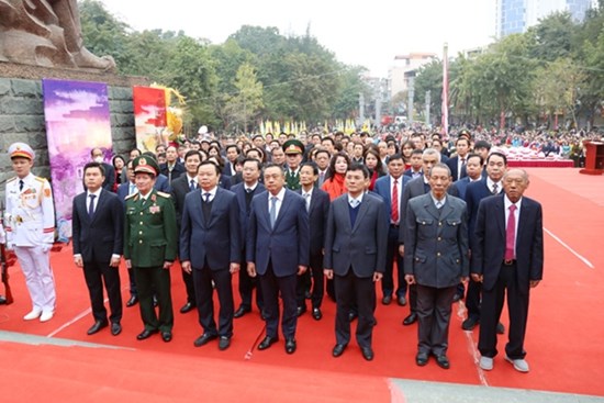 Chủ tịch UBND Thành phố Trần Sỹ Thanh dâng hương kỷ niệm 234 năm Chiến thắng Ngọc Hồi - Đống Đa