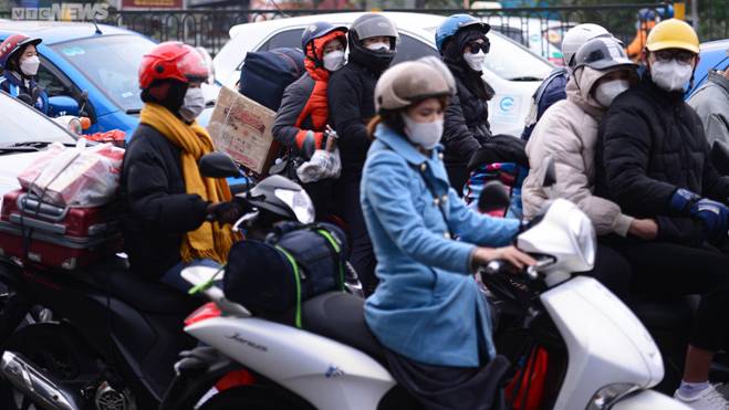 Người dân ùn ùn trở lại sau kỳ nghỉ Tết Âm lịch, cửa ngõ Thủ đô kẹt cứng-7