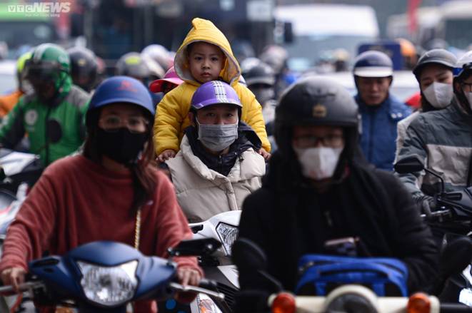 Người dân ùn ùn trở lại sau kỳ nghỉ Tết Âm lịch, cửa ngõ Thủ đô kẹt cứng-13