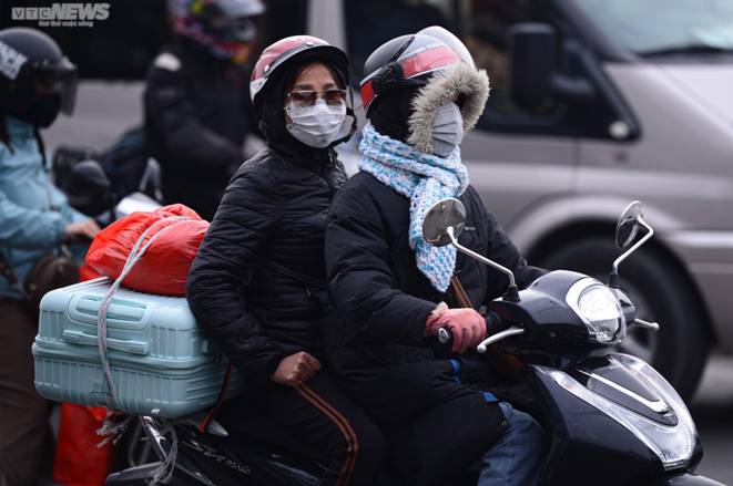 Người dân ùn ùn trở lại sau kỳ nghỉ Tết Âm lịch, cửa ngõ Thủ đô kẹt cứng-15