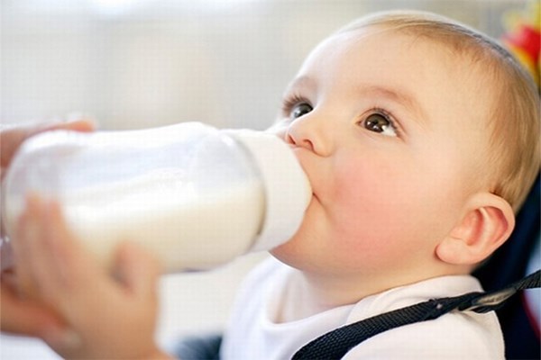 Có nên cho trẻ uống sữa trước khi đi ngủ không và uống thế nào mới đúng cách?-2