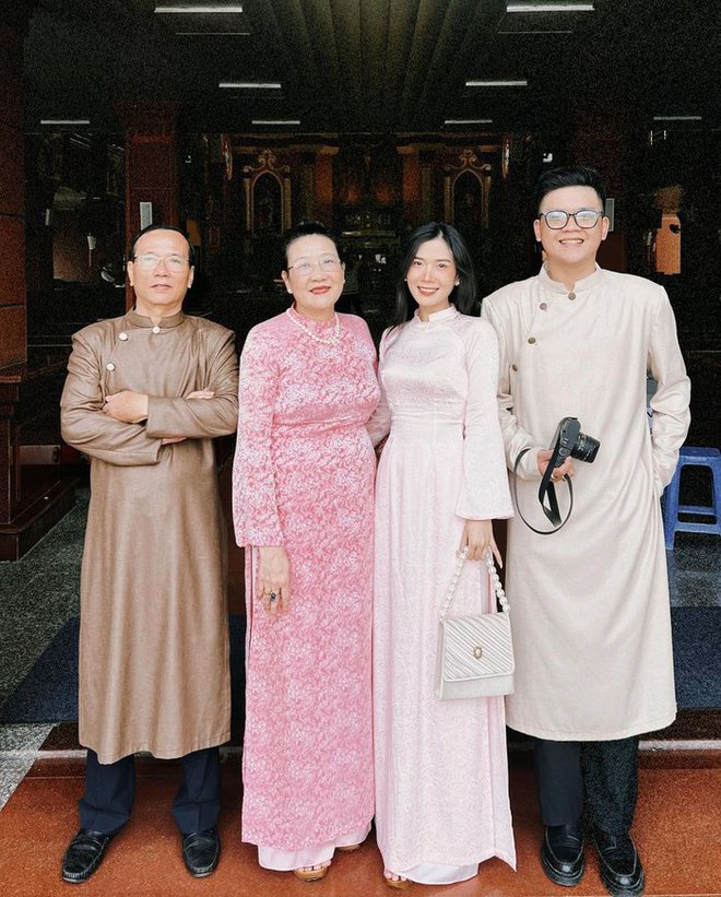 Ảnh gia đình dịp Tết đẹp như tạp chí của các hot girl-4