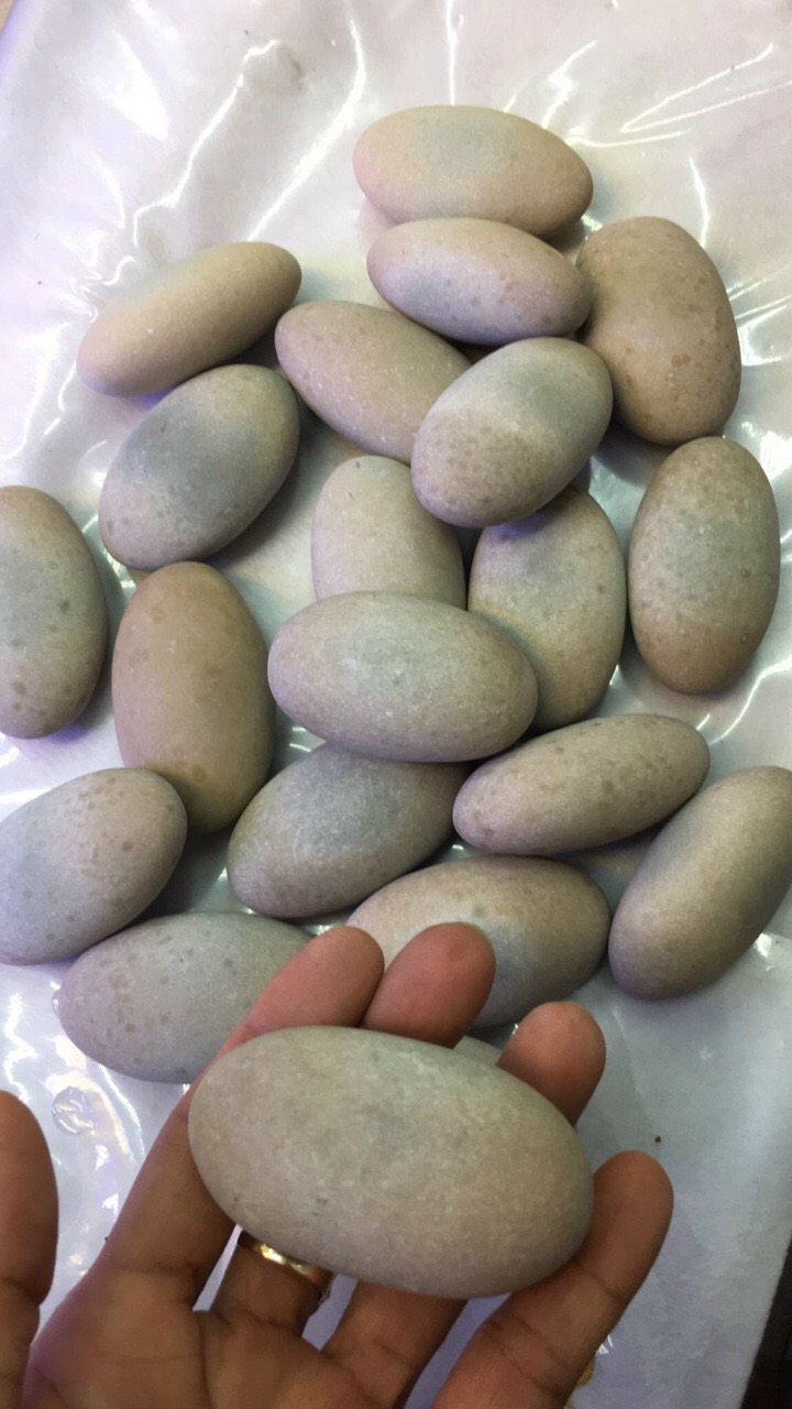 Kỳ lạ loại đá có thể phát sáng, giá hàng chục triệu/viên vẫn cháy” hàng-1