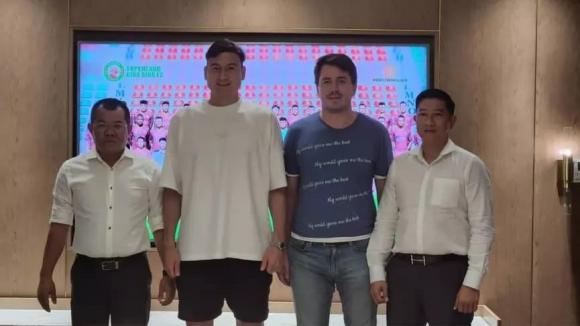 Đặng Văn Lâm khoe khung ảnh gia đình du Xuân, ngoại hình cực phẩm của các thành viên gây choáng-4