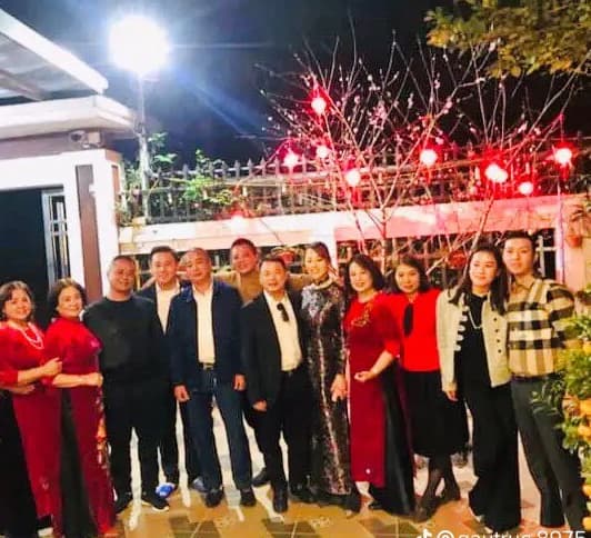 Lộ loạt ảnh Shark Bình bảnh bao sánh đôi Phương Oanh về chúc Tết gia đình bạn gái ở quê nhà-3