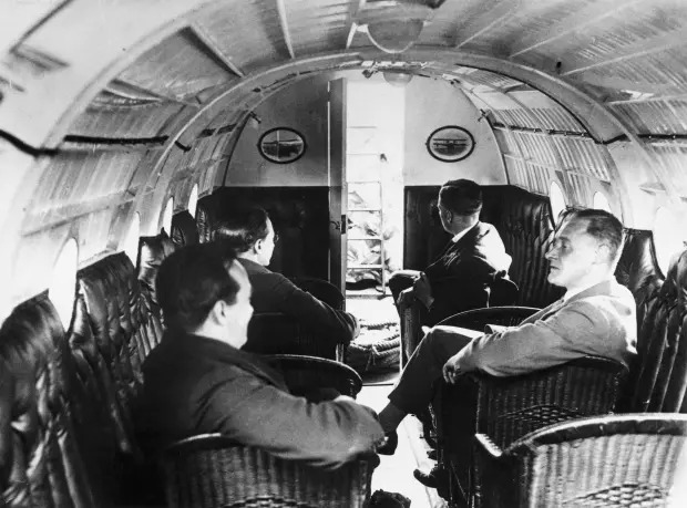 Cảnh tượng trên khoang máy bay từ 100 năm trước-5