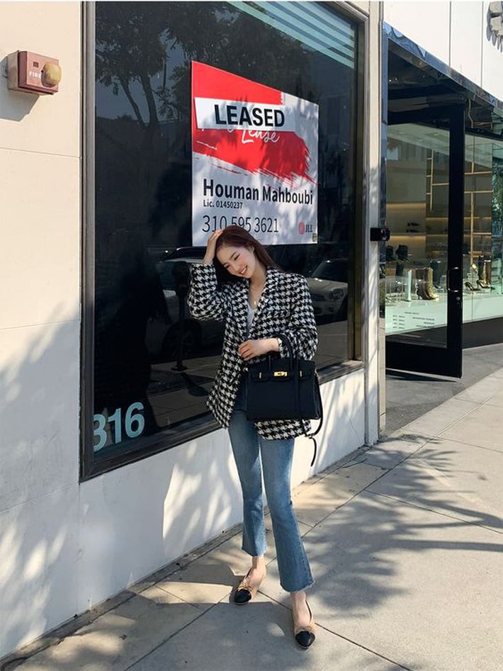 10 set đồ sành điệu cho hội công sở diện đi làm sau Tết-3