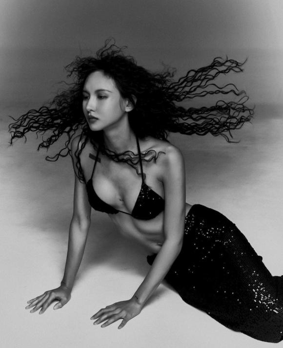 Vợ Decao khoe loạt ảnh thần thái ngút ngàn, body cực xuất sắc-4