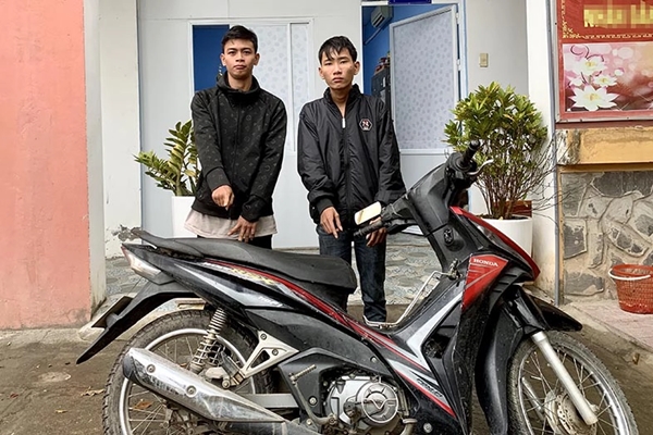 Chị họ đến nhà chúc Tết rồi trộm chiếc lắc 41 chỉ vàng-2