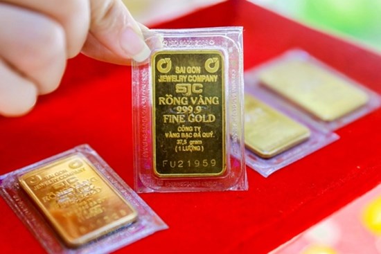 Gần ngày vía Thần Tài, giá vàng trong nước tăng mạnh