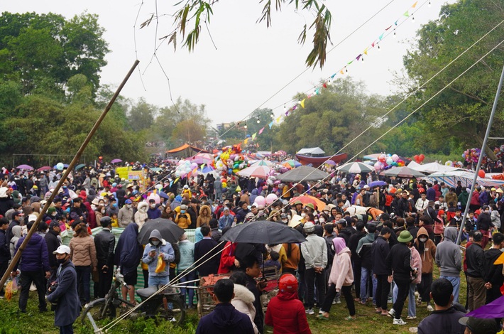 Cảnh Đánh nhau tưng bừng tại phiên chợ Chuộng độc nhất vô nhị ở xứ Thanh-1