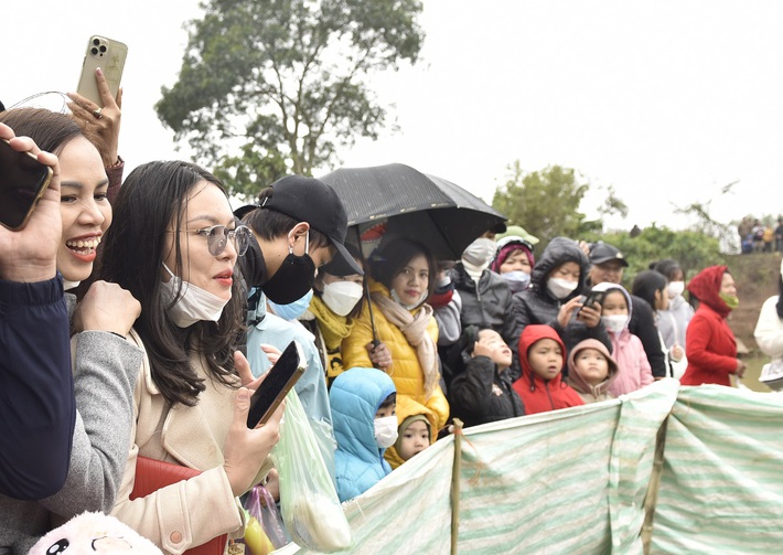 Cảnh Đánh nhau tưng bừng tại phiên chợ Chuộng độc nhất vô nhị ở xứ Thanh-18