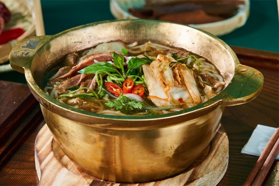Bếp trưởng hướng dẫn nấu 2 món bún “giải ngán” sau Tết