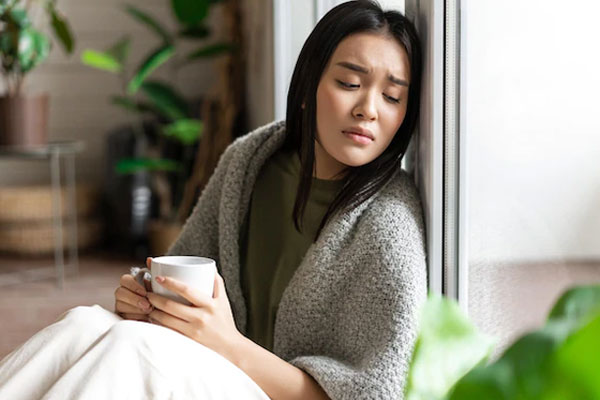 Về thăm nhà bạn trai dưới quê, đêm ngủ với mẹ chồng tương lai, nửa đêm sờ tay bà mà tôi hét toáng-1