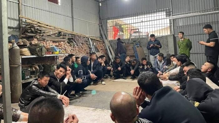 32 con bạc bị hốt gọn, lộ sới xóc đĩa núp bóng xưởng cơ khí-1